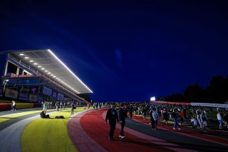 Fans night track walk | SRO/JEP