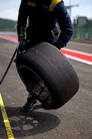 Pirelli Tyres | SRO / JEP